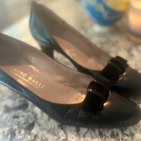 Bruno Magli Black Heels with Chunky Heel and Bow - Picture 9 of 10